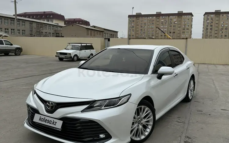 Toyota Camry 2020 года за 12 300 000 тг. в Атырау