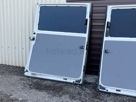 VW T5 дверь левая за 140 000 тг. в Караганда – фото 2