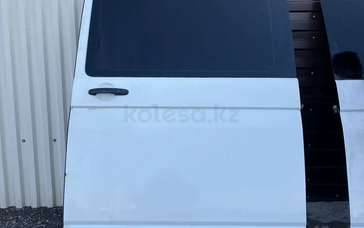 VW T5 дверь левая за 140 000 тг. в Караганда