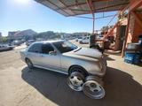 Mercedes-Benz E 320 1999 года за 3 400 000 тг. в Актау – фото 2