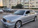 Mercedes-Benz E 320 1999 года за 3 400 000 тг. в Актау – фото 3