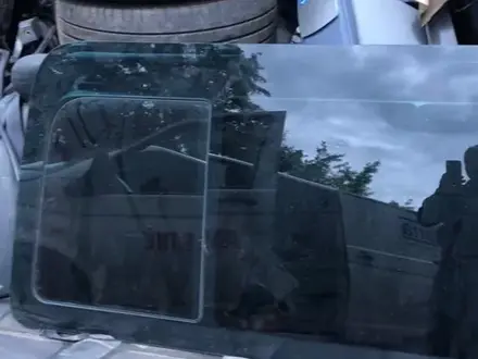 Боковой стекло на спринтер крафтер за 10 000 тг. в Шымкент