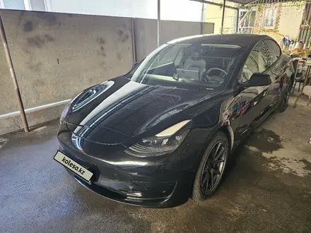 Tesla Model 3 2021 года за 11 000 000 тг. в Алматы – фото 2
