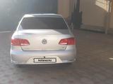 Volkswagen Passat 2011 годаfor6 500 000 тг. в Тараз – фото 2