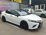 Toyota Camry 2018 года за 12 300 000 тг. в Алматы – фото 2