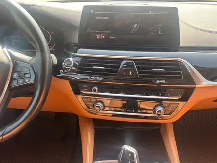 BMW 520 2019 года за 16 300 000 тг. в Алматы – фото 28