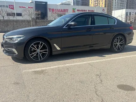 BMW 520 2019 года за 16 300 000 тг. в Алматы – фото 8