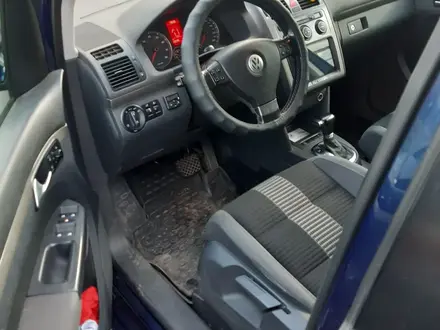 Volkswagen Touran 2008 года за 3 900 000 тг. в Астана – фото 8