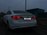 Hyundai Sonata 2016 года за 7 300 000 тг. в Актобе – фото 3