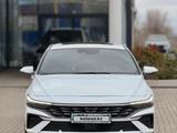 Hyundai Elantra 2024 года за 11 900 000 тг. в Уральск – фото 2