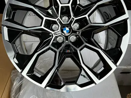 Литые оригинальные диски на BMW X7 R22 5 112. за 1 500 000 тг. в Астана