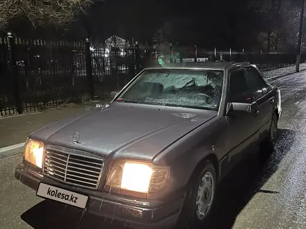 Mercedes-Benz E 280 1994 года за 1 500 000 тг. в Астана