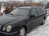 Mercedes-Benz E 230 1997 года за 1 200 000 тг. в Атырау – фото 2