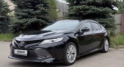 Toyota Camry 2020 года за 13 000 000 тг. в Алматы