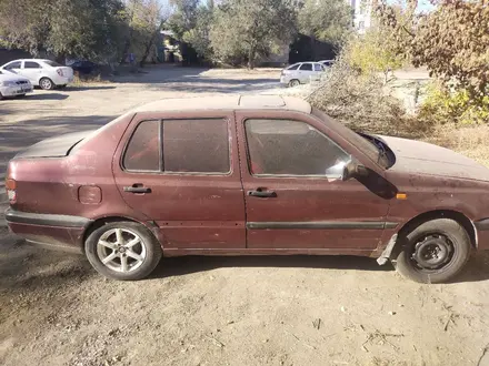 Volkswagen Vento 1992 года за 520 000 тг. в Актобе – фото 3