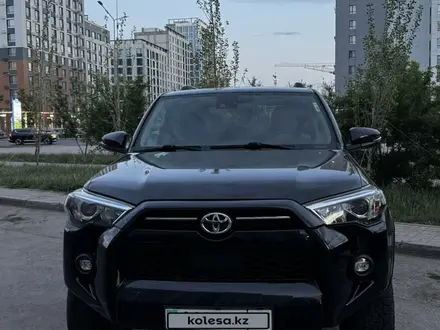 Toyota 4Runner 2021 года за 23 000 000 тг. в Астана