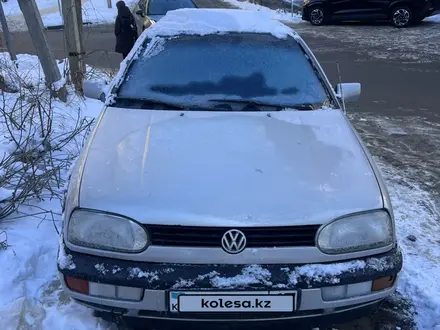 Volkswagen Golf 1995 года за 1 600 000 тг. в Алматы