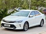 Toyota Camry 2017 года за 12 800 000 тг. в Шымкент