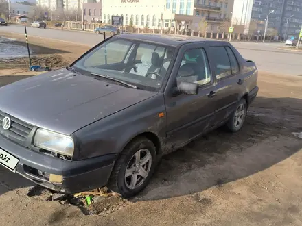 Volkswagen Vento 1992 года за 550 000 тг. в Уральск – фото 2