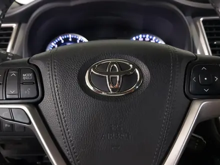 Toyota Highlander 2018 года за 19 590 000 тг. в Шымкент – фото 18
