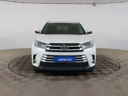 Toyota Highlander 2018 года за 19 590 000 тг. в Шымкент – фото 2