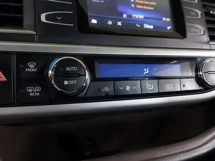 Toyota Highlander 2018 года за 19 590 000 тг. в Шымкент – фото 21