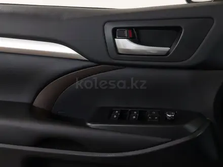 Toyota Highlander 2018 года за 19 590 000 тг. в Шымкент – фото 24