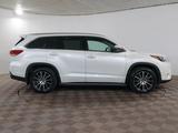 Toyota Highlander 2018 года за 19 590 000 тг. в Шымкент – фото 4