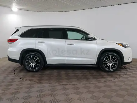 Toyota Highlander 2018 года за 19 590 000 тг. в Шымкент – фото 4