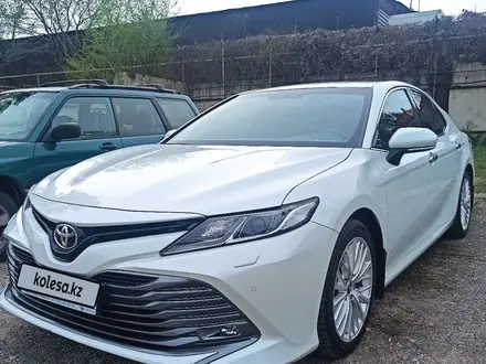 Toyota Camry 2018 года за 14 300 000 тг. в Астана – фото 14