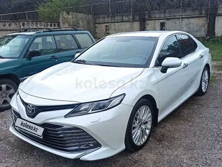 Toyota Camry 2018 года за 14 300 000 тг. в Астана – фото 9