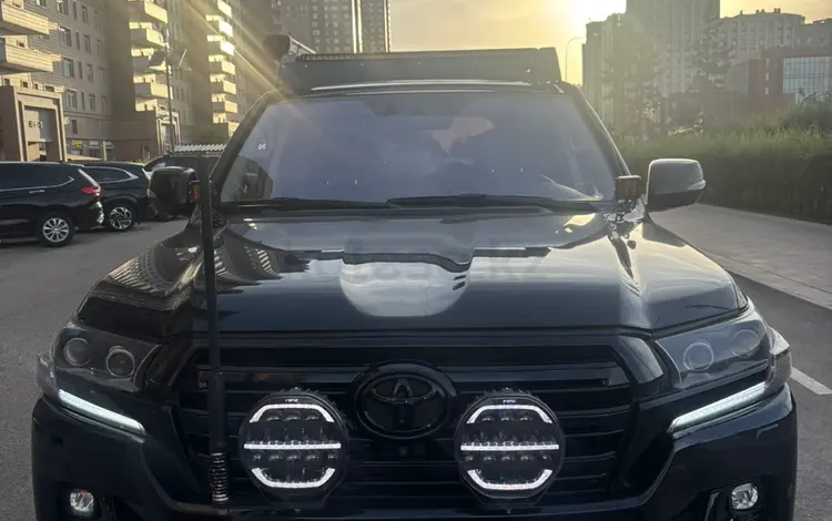 Toyota Land Cruiser 2015 года за 27 000 000 тг. в Астана