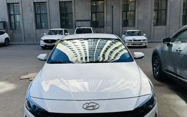 Hyundai Elantra 2021 года за 8 200 000 тг. в Караганда