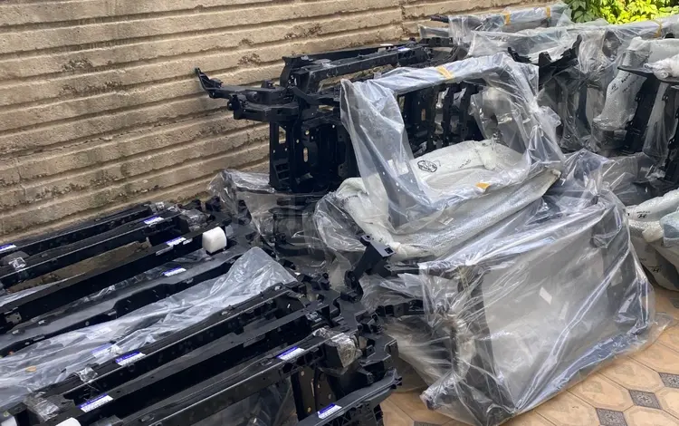 Телевизор (суппорт радиатора) за 120 000 тг. в Уральск