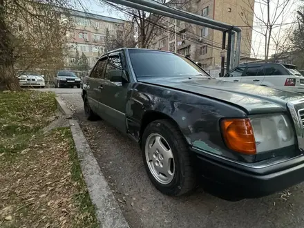 Mercedes-Benz E 230 1991 года за 1 400 000 тг. в Шымкент – фото 3