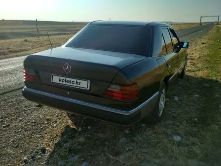 Mercedes-Benz E 200 1989 года за 1 200 000 тг. в Шымкент – фото 4