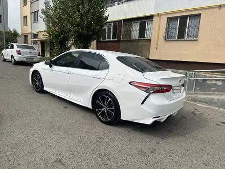 Toyota Camry 2018 года за 10 000 000 тг. в Алматы – фото 6