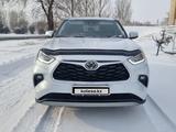 Toyota Highlander Luxe 2025 года за 35 000 000 тг. в Семей – фото 2