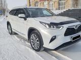 Toyota Highlander Luxe 2025 года за 35 000 000 тг. в Семей – фото 4