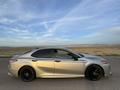 Toyota Camry 2020 года за 9 000 000 тг. в Жанаозен – фото 3