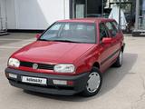 Volkswagen Golf 1995 годаүшін2 100 000 тг. в Алматы