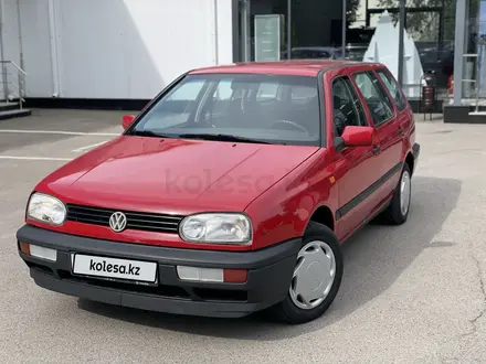 Volkswagen Golf 1995 года за 2 100 000 тг. в Алматы
