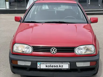 Volkswagen Golf 1995 года за 2 100 000 тг. в Алматы – фото 2