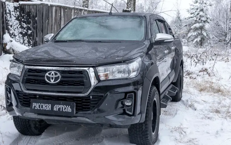 Расширители колесных арок Toyota Hilux Exclusive Black за 187 600 тг. в Алматы