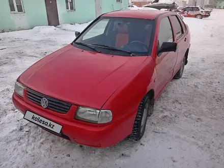 Volkswagen Polo 1995 года за 800 000 тг. в Астана – фото 2