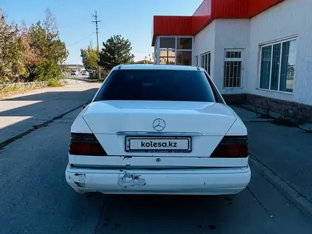 Mercedes-Benz E 280 1994 года за 2 000 000 тг. в Мерке – фото 4