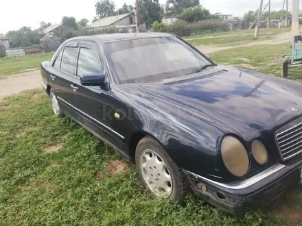 Mercedes-Benz E 230 1996 года за 1 700 000 тг. в Костанай – фото 2