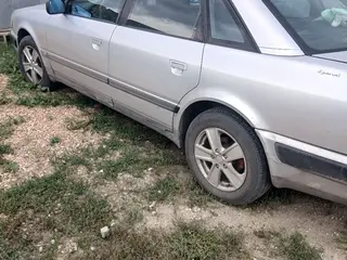 Audi 100