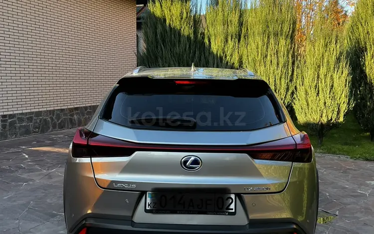 Lexus UX 250h 2021 года за 18 000 000 тг. в Алматы