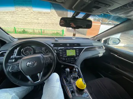 Toyota Camry 2019 года за 15 500 000 тг. в Астана – фото 6